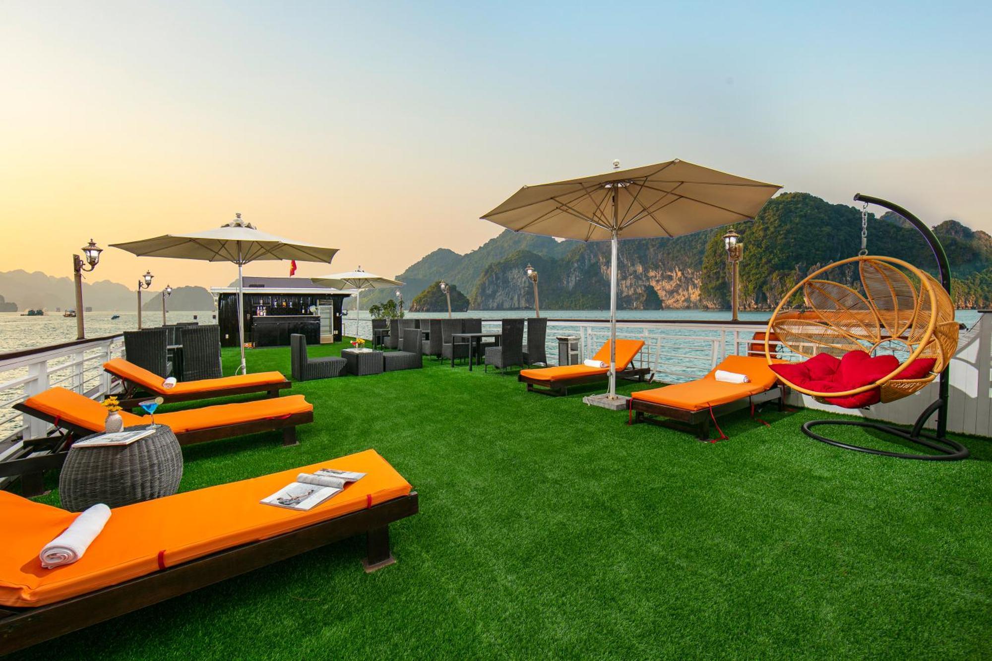 Fantasea Imperial Cruise Hotel Hạ Long Ngoại thất bức ảnh