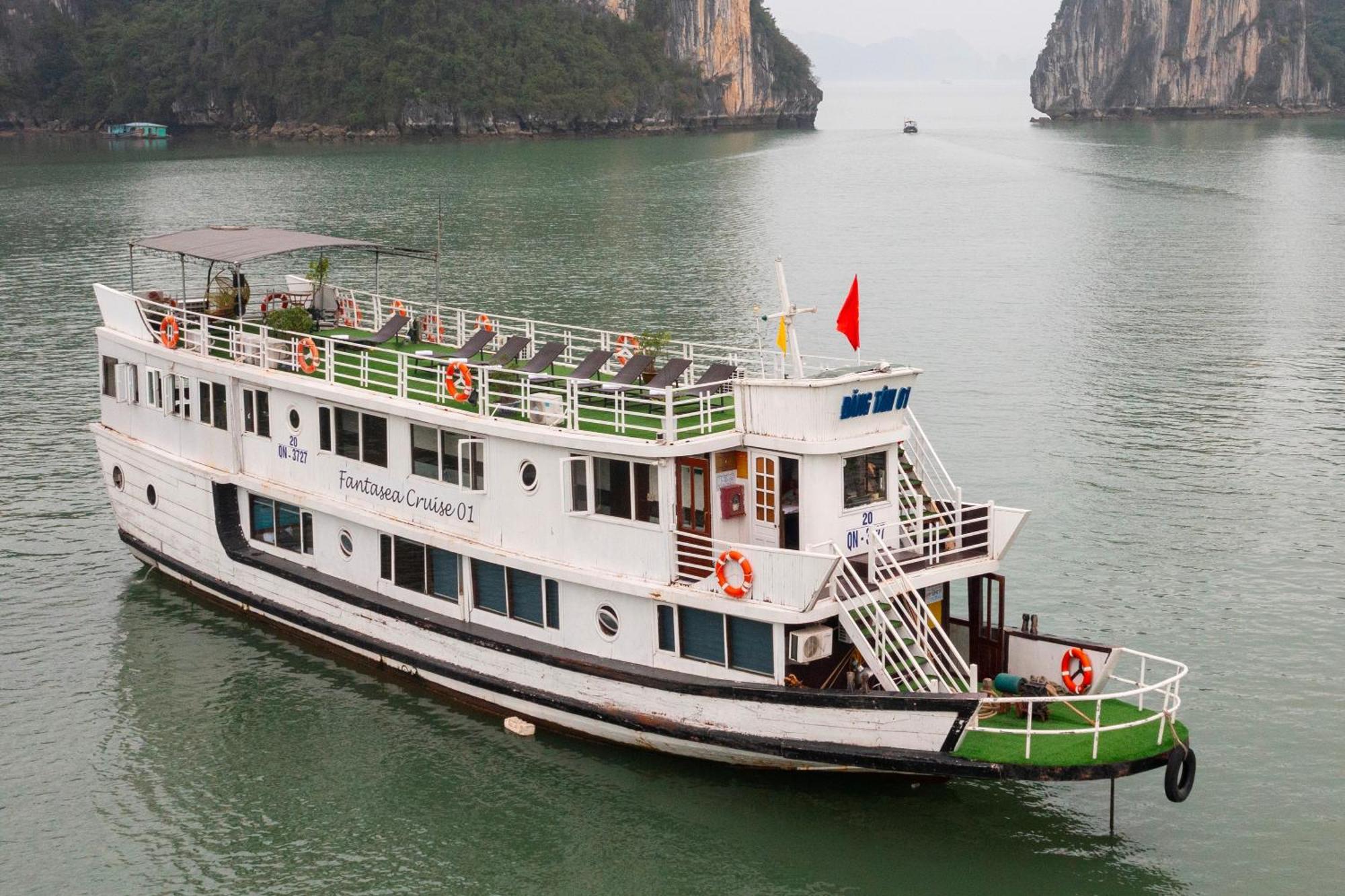 Fantasea Imperial Cruise Hotel Hạ Long Ngoại thất bức ảnh