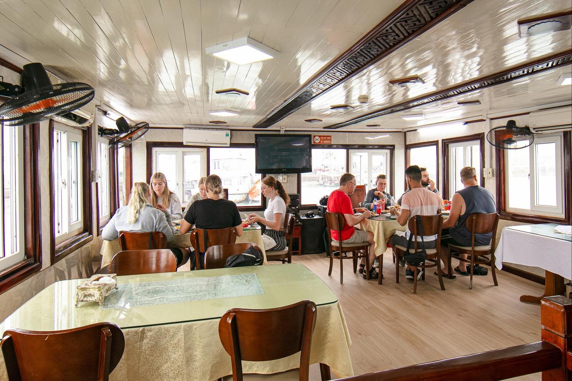 Fantasea Imperial Cruise Hotel Hạ Long Ngoại thất bức ảnh